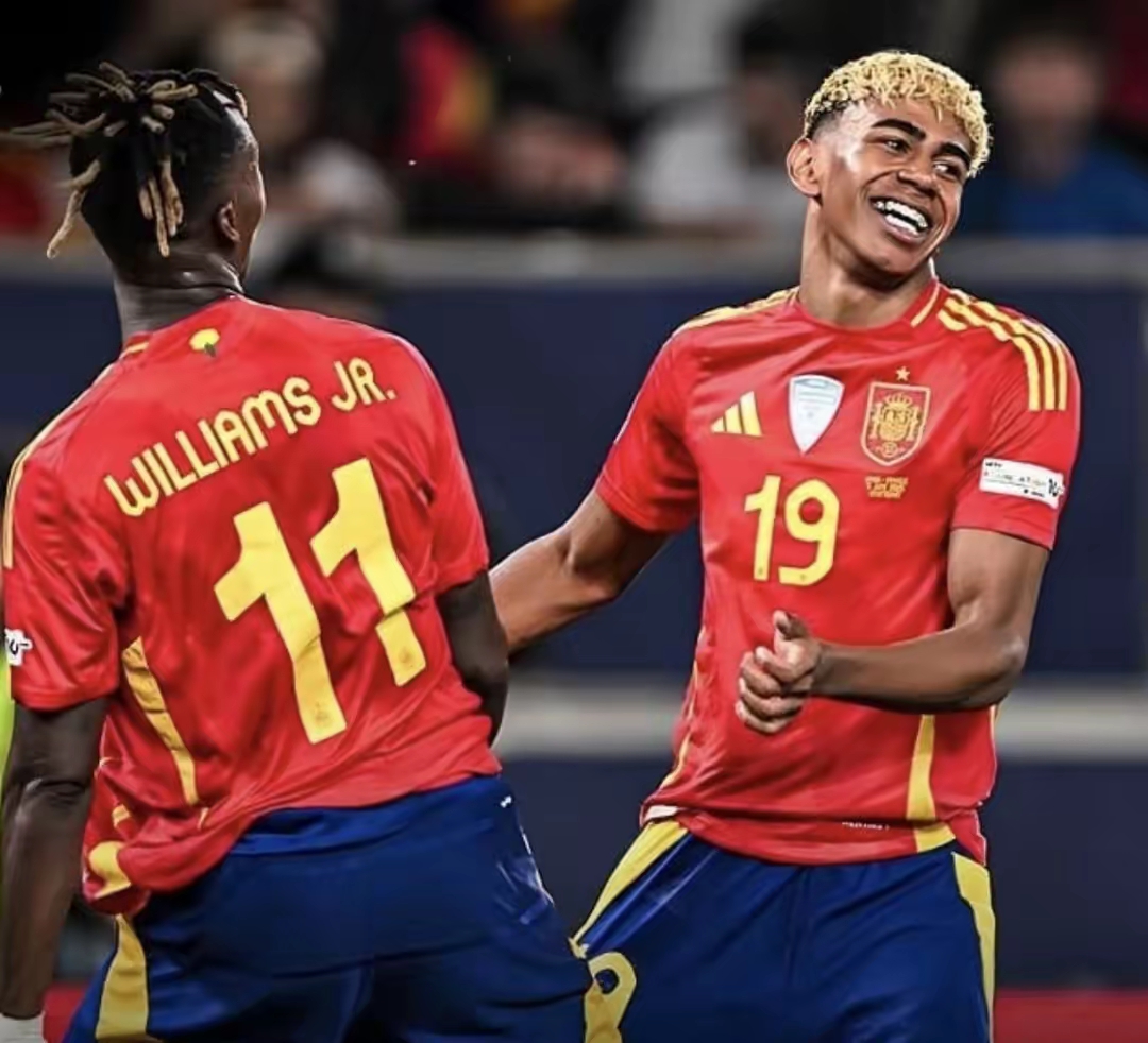 易游体育 -包含转折点!葡萄牙体育状态回暖;法国杯冲刺阶段攻防权衡;话题不断;医务组通报恢复的词条