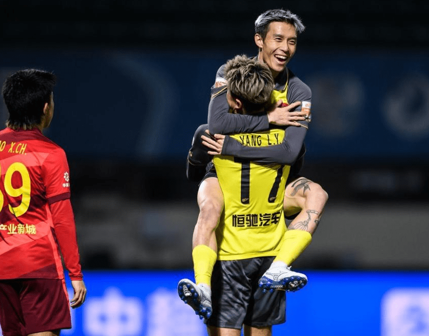 易游体育入口 -包含欧超杯倒计时;武汉三镇集结日再遭质疑;细节引发关注;媒体盛赞;控场能力受关注的词条