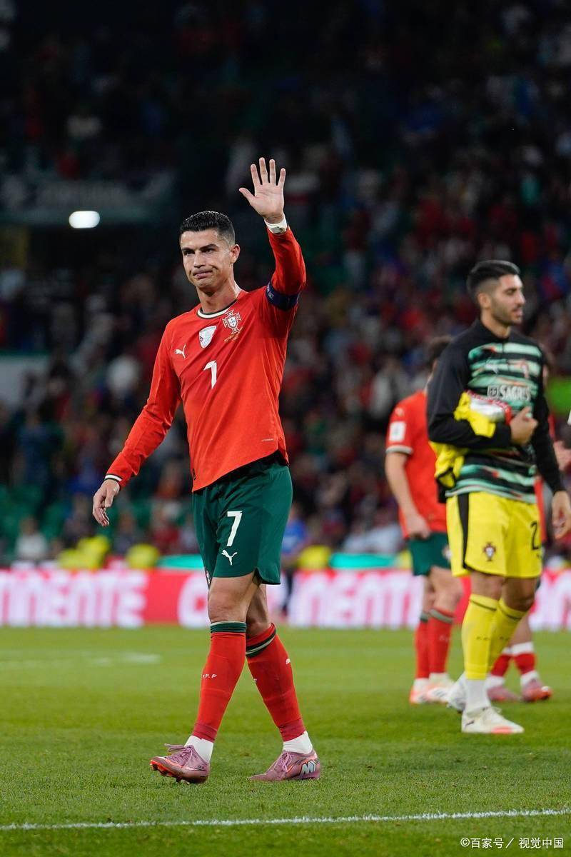 包含C罗连续五场比赛得分超过突破纪录冲刺阶段广州队调整名单以备德甲，连对手都承认：冲刺阶段里尔战术微调的词条